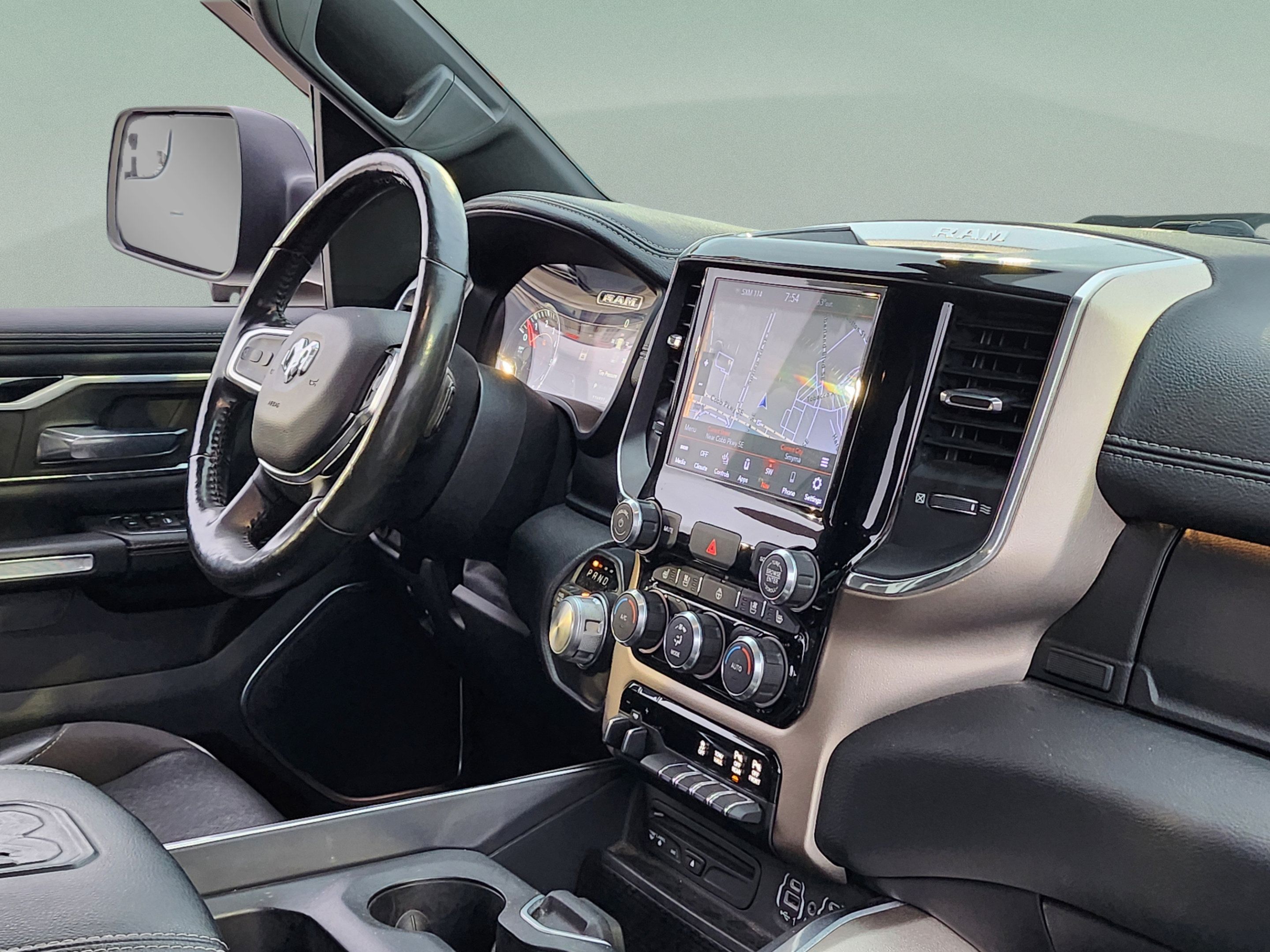 Used 2019 RAM 1500 Laramie w/ Sport Appearance Package AWD/4WD image 26