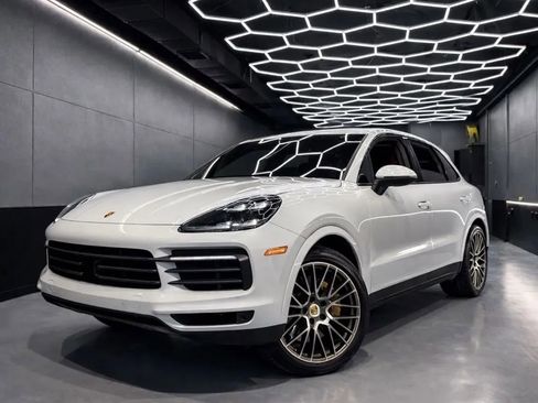 Used 2022 Porsche Cayenne Platinum Edition w/ Premium Package Plus image 1