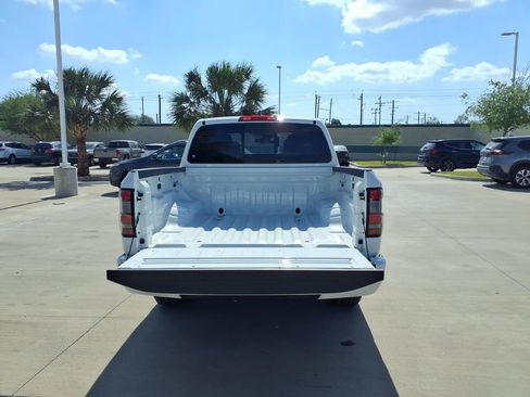 Used 2025 Nissan Frontier SV image 20