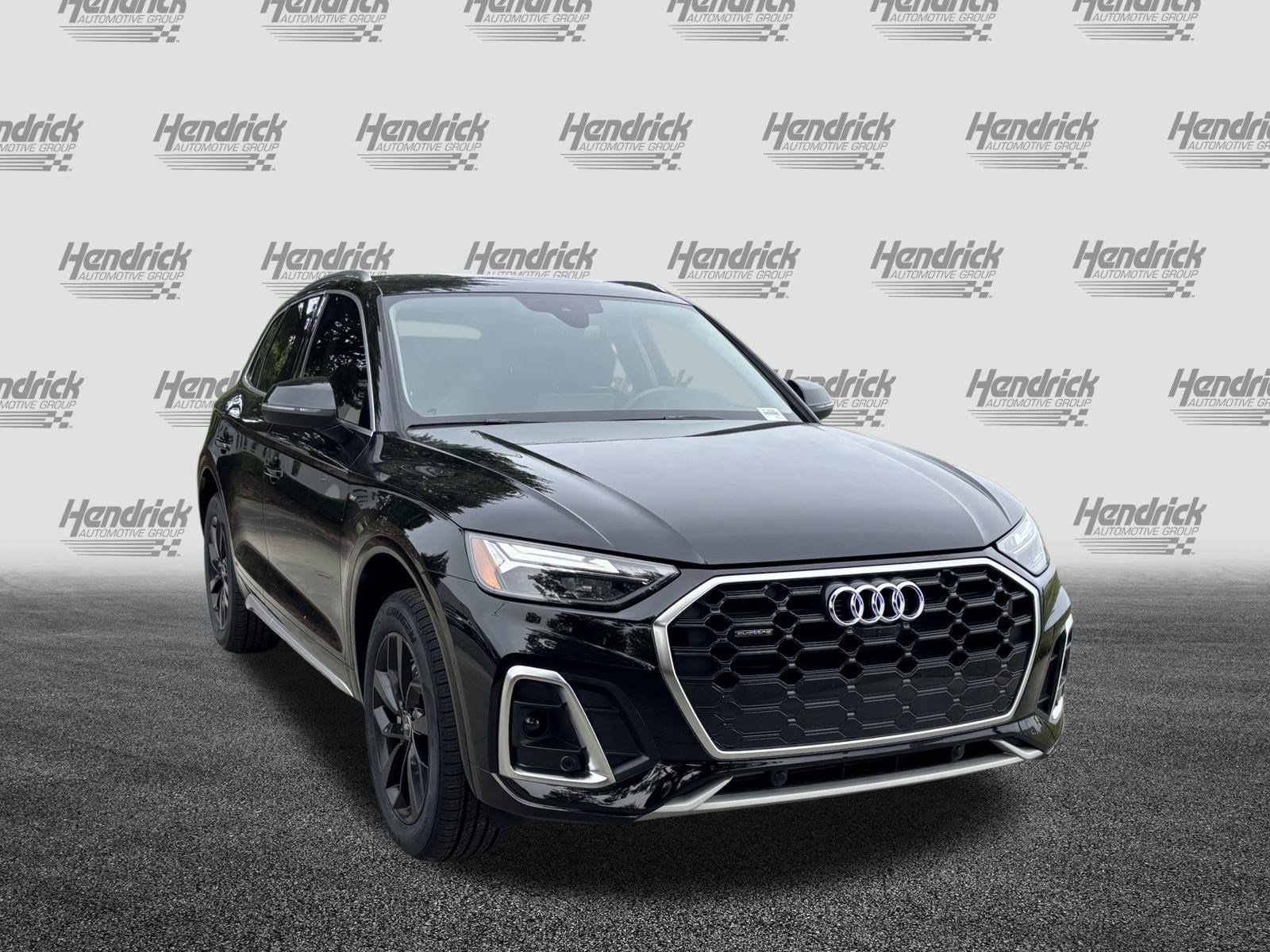 Certified 2023 Audi Q5 2.0T Premium Plus w/ Premium Plus Package AWD/4WD image 2