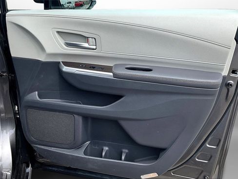 Used 2023 Toyota Sienna XLE image 26