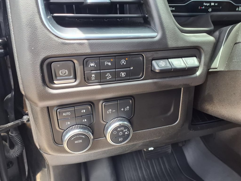 Used 2023 GMC Yukon AT4 w/ AT4 Premium Package AWD/4WD image 13
