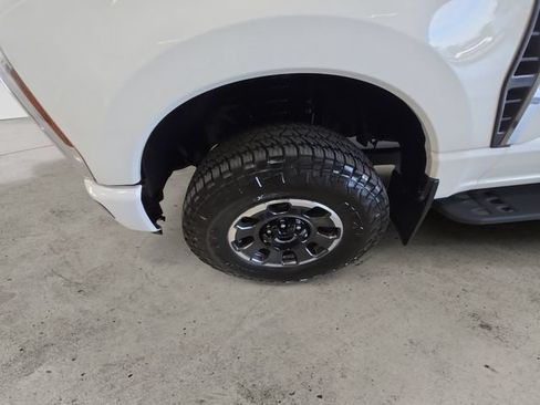 Certified 2024 Ford F350 Platinum w/ Tremor Off-Road Package AWD/4WD image 9