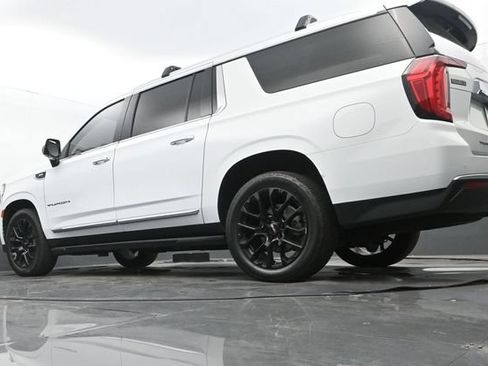 Used 2022 GMC Yukon XL SLT w/ SLT Premium Package RWD image 10