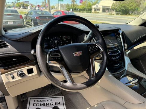 Used 2019 Cadillac Escalade image 17