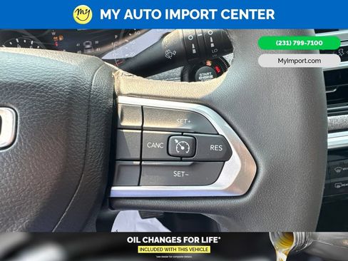 Used 2024 Jeep Compass Latitude AWD/4WD image 17