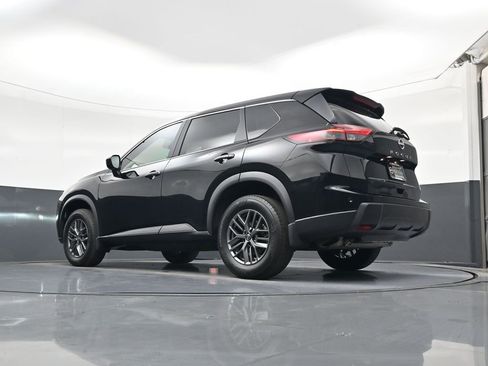 Used 2026 Nissan Rogue S FWD image 19