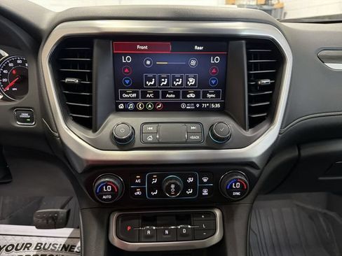 Certified 2023 GMC Acadia SLT w/ Preferred Package FWD image 19