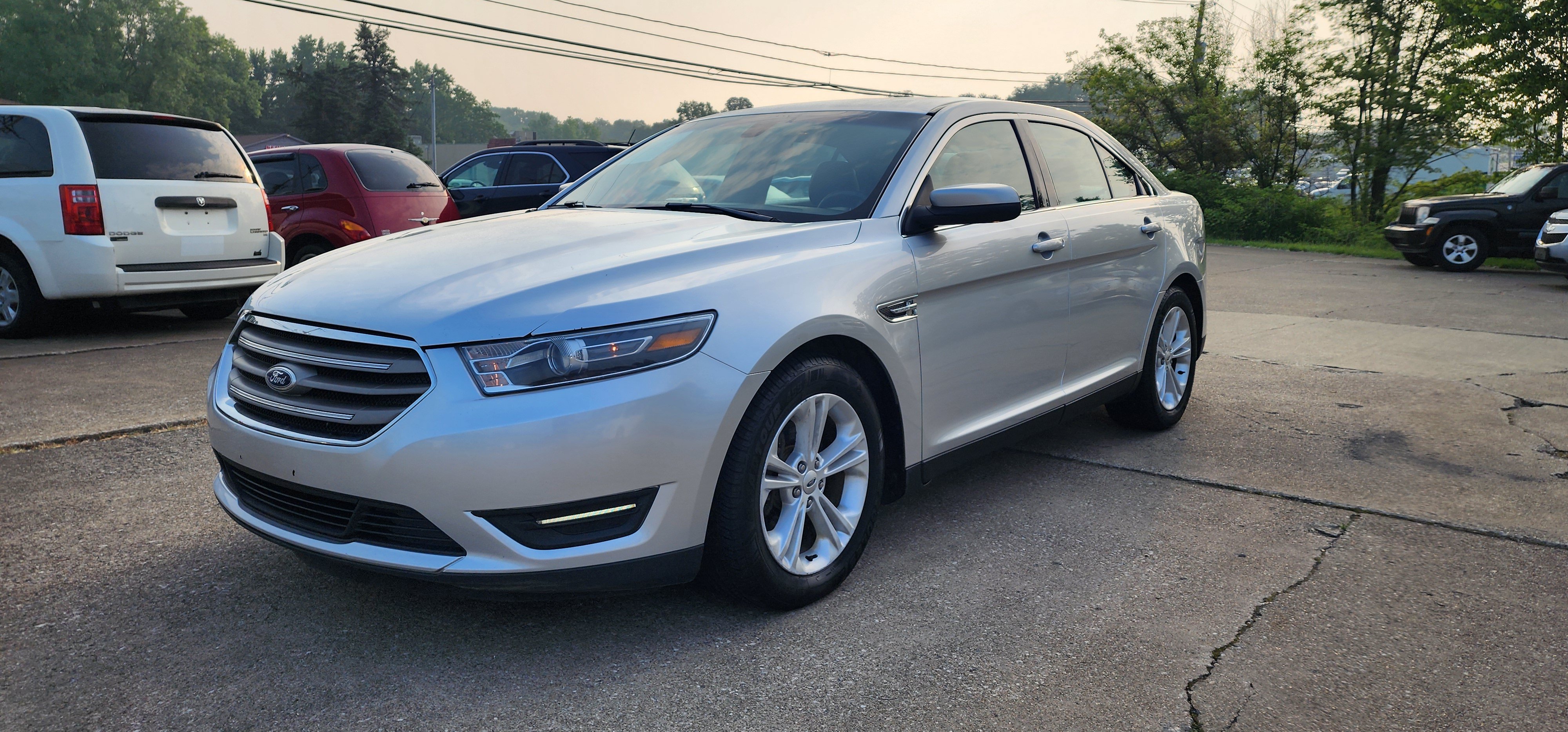 Used 2015 Ford Taurus SEL AWD/4WD image 1