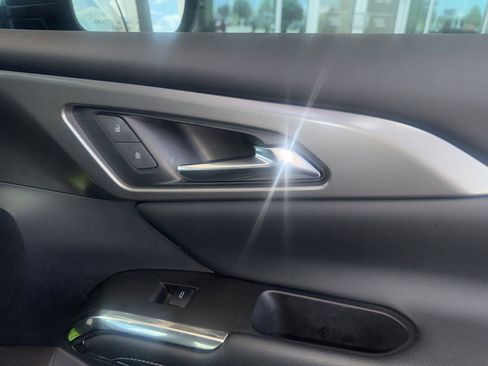 Used 2024 Chevrolet Traverse LS FWD image 18