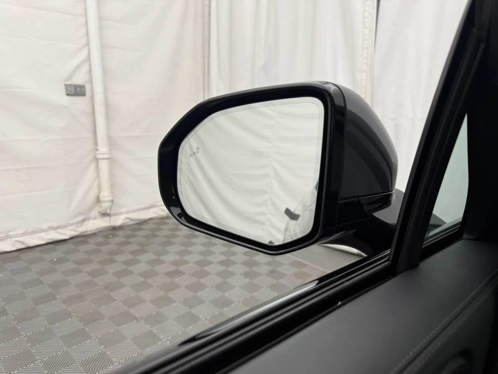Used 2024 Rivian R1S Adventure Quad AWD/4WD image 16