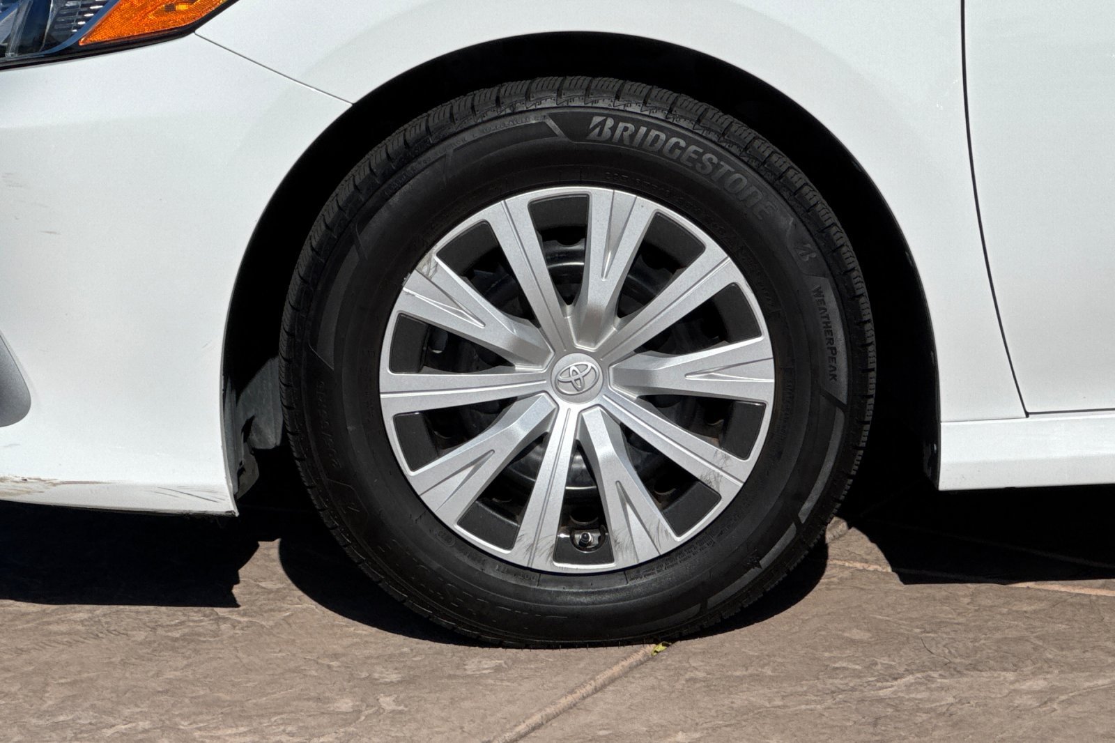 Certified 2022 Toyota Camry LE FWD image 34