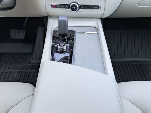 Certified 2024 Volvo XC60 T8 Plus w/ Protection Package Premier AWD/4WD image 22
