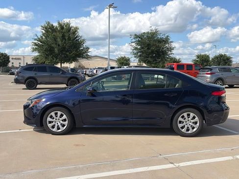 Used 2021 Toyota Corolla LE FWD image 6