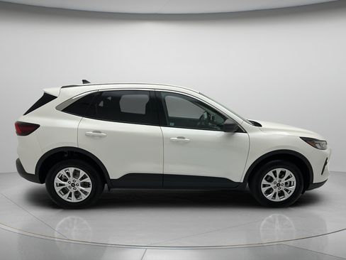 Used 2023 Ford Escape Active AWD/4WD image 6