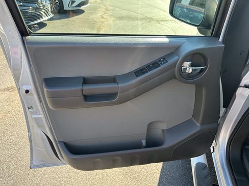Used 2011 Nissan Xterra S AWD/4WD image 10