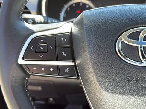 Used 2026 Toyota Highlander XLE AWD/4WD image 12