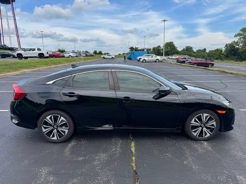 Used 2018 Honda Civic EX-T image 2