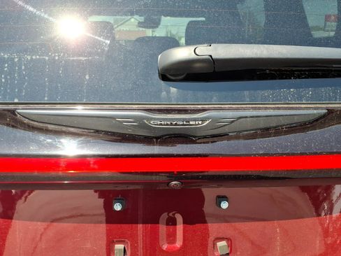 Certified 2022 Chrysler Pacifica Touring-L w/ S Appearance Package AWD/4WD image 15