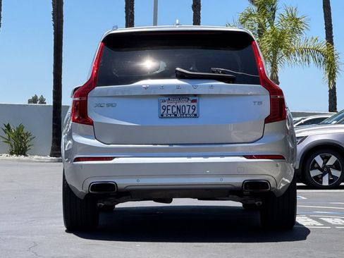 Used 2020 Volvo XC90 T5 Momentum w/ Protection Package Premier FWD image 4