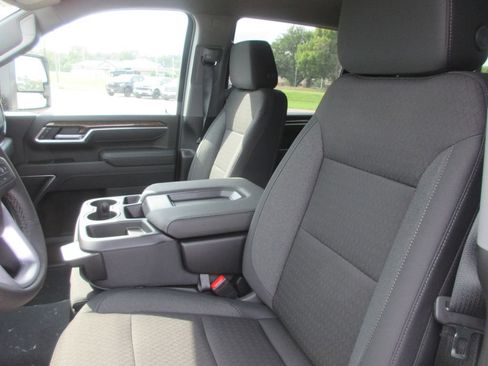 New 2026 GMC Sierra 2500 SLE w/ SLE Value Package; AWD/4WD image 13