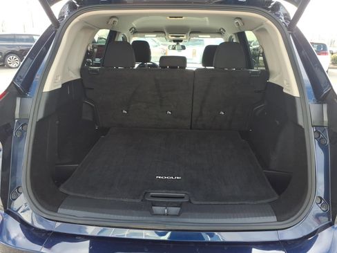 Used 2025 Nissan Rogue SV image 18