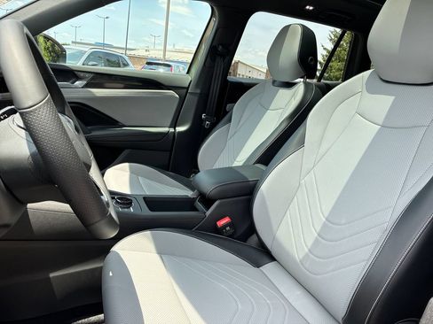 New 2026 Volkswagen Tiguan SE R-Line AWD/4WD image 11