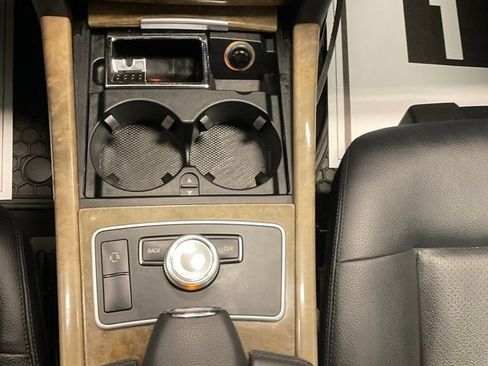 Used 2011 Mercedes-Benz E 350 4MATIC Sedan image 22