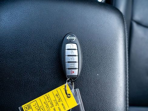 Used 2017 Nissan Pathfinder Platinum w/ Family Entertainment Package image 46