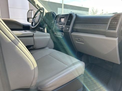 Used 2019 Ford F550 4x4 Regular Cab Super Duty image 10