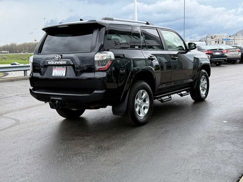 Certified 2023 Toyota 4Runner SR5 Premium w/ Moonroof Package AWD/4WD image 4