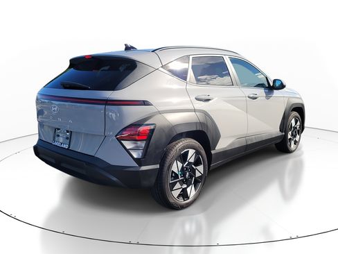 Used 2025 Hyundai Kona SEL image 7