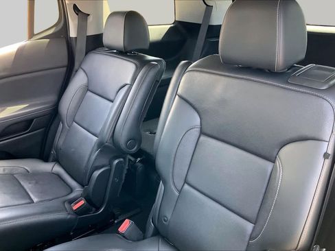 Used 2020 GMC Acadia SLT w/ Driver Alert Package II FWD image 20