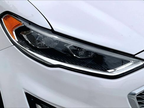 Used 2019 Ford Fusion Titanium FWD image 25