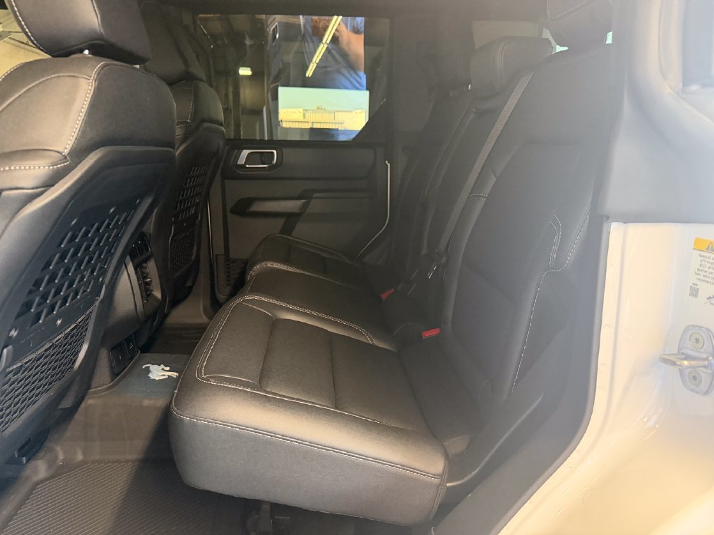 Used 2025 Ford Bronco Badlands AWD/4WD image 24