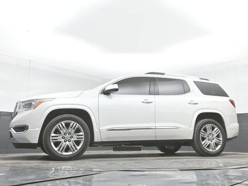 Used 2018 GMC Acadia Denali w/ Technology Package FWD image 30