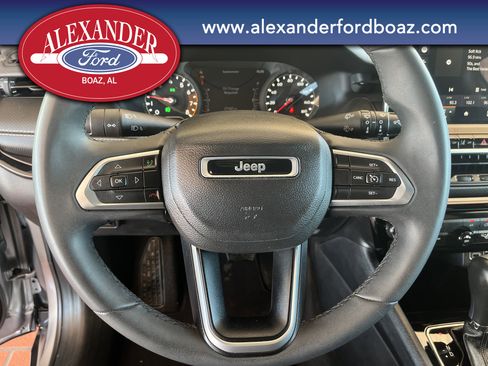 Used 2022 Jeep Compass Latitude image 19