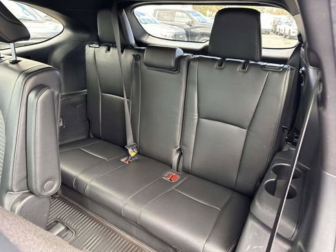 Used 2023 Toyota Highlander XSE AWD/4WD image 15