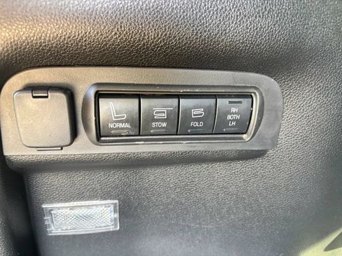 Used 2016 Ford Explorer Platinum AWD/4WD image 18