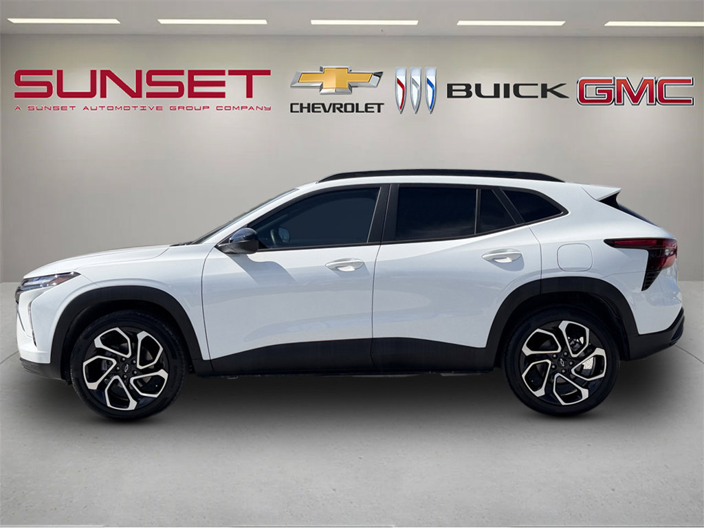 Used 2025 Chevrolet Trax RS w/ Driver Confidence Package FWD image 4