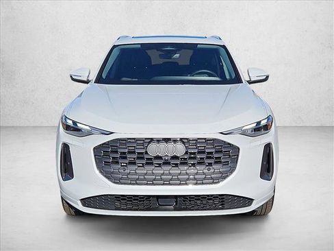 Certified 2025 Audi Q5 Premium w/ Convenience Package image 2