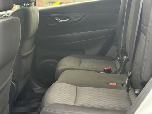 Used 2017 Nissan Rogue S w/ S Appearance Package image 10