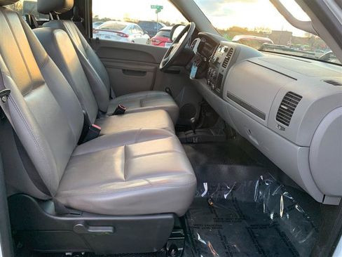 Used 2011 GMC Sierra 3500 W/T w/ Snow Plow Prep Package image 17