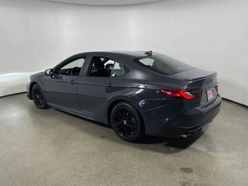 Certified 2025 Toyota Camry SE FWD image 5