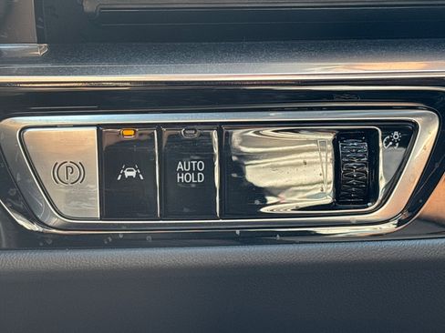 Used 2024 Cadillac Lyriq Luxury image 65