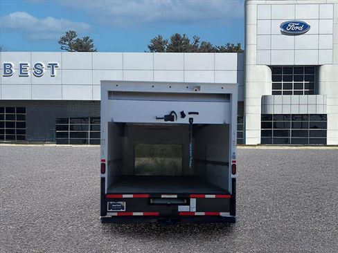Used 2024 Ford E-350 and Econoline 350 Super Duty w/ Driver's Safety Package RWD image 7
