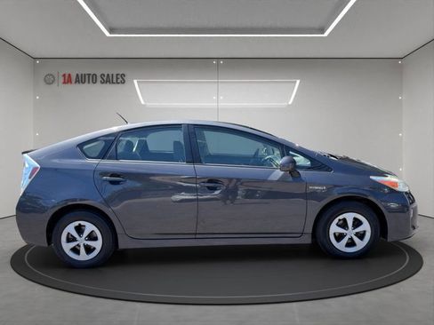 Used 2014 Toyota Prius Three FWD image 6
