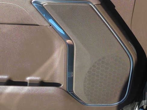 Used 2025 Chevrolet Silverado 1500 LT image 24