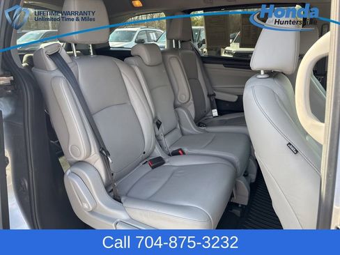 Used 2024 Honda Odyssey EX-L image 13