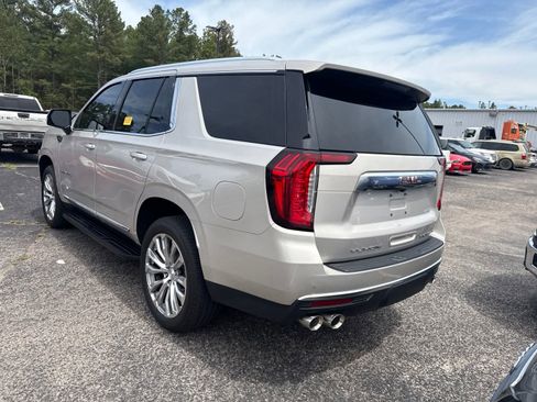 Used 2023 GMC Yukon Denali AWD/4WD image 5